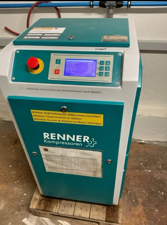 Druckluftkompressor bei der betrieblichen Bestandsaufnahme für ein Energieaudit - Energieberater Riad Yossef in Heilbronn